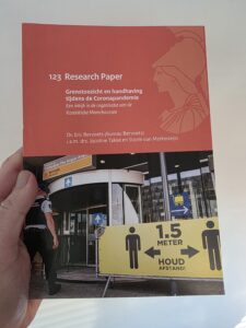 Omslag van het rapport Grenstoezicht en handhaving tijdens de coronapandemie