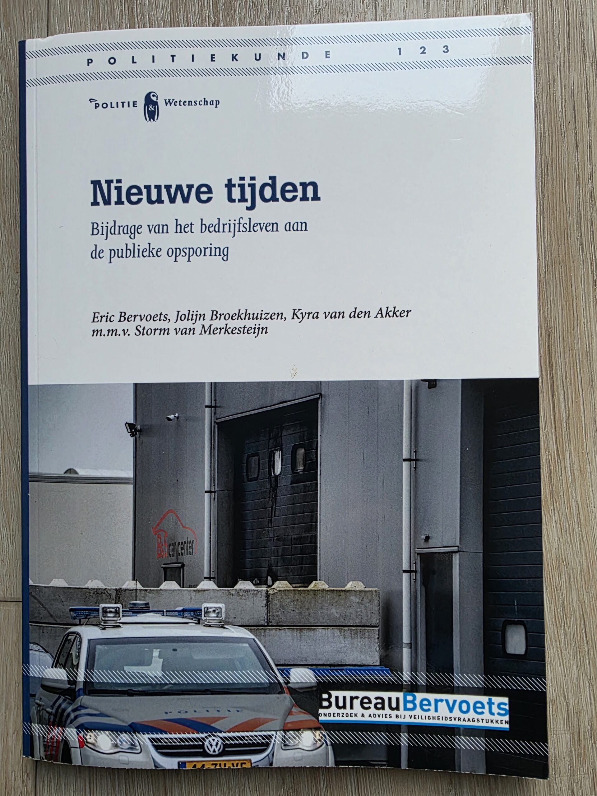 Omslag van het rapport Nieuwe tijden: publiek-private samenwerking in de opsporing